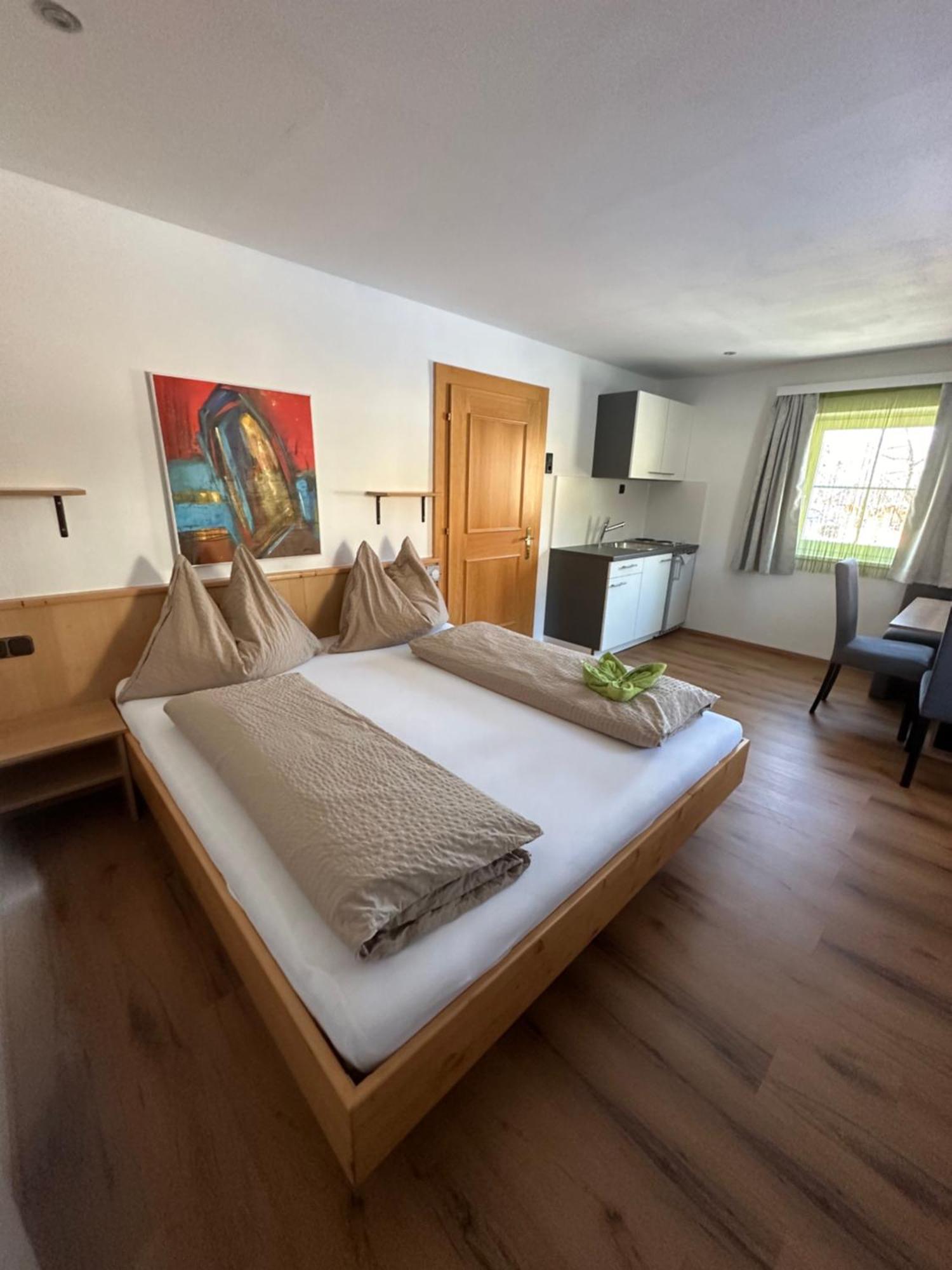 Fruehstueckspension Alpenrose Bed & Breakfast Iselsberg Eksteriør bilde